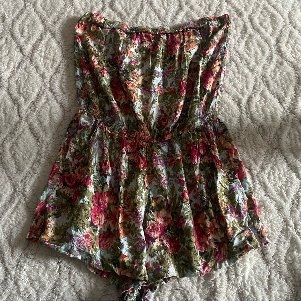 Delia’s Floral Romper Juniors Womens Medium Strapless Festival Comfy Beach
